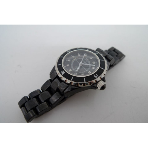 J12 BLK diam numb CER/CER 