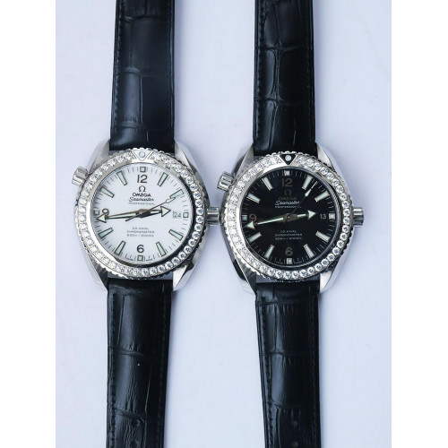 Planet Ocean Professional 42mm Dimond Bezel Black & White Dial Leather A8500