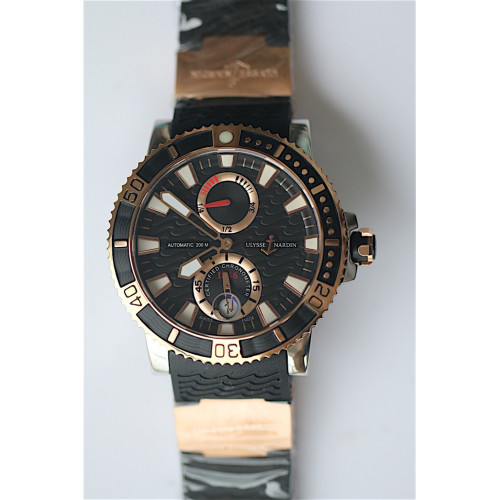 Maxi Marine Chronometer 200M Two Tone Black Dial Rubber