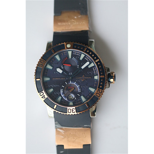 Maxi Marine Chronometer 200M Two Tone Blue Dial Rubber