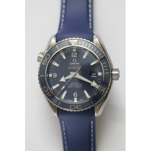 Planet Ocean Professional 45mm Titanium Blue Rubber V6F A8500