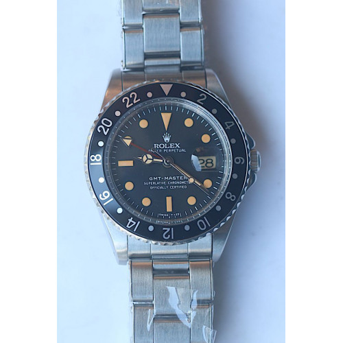 Rolex GMT Master 1675 Vintage Black Bezel Orange Dot Black Dial Bracelet