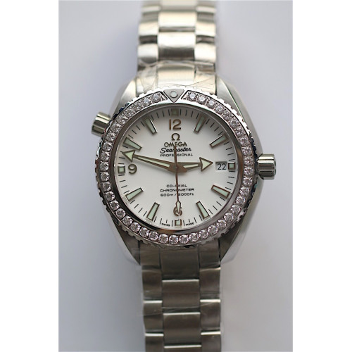 Planet Ocean 600M Dimond Bezel Black&White Dial Beacelet A8500