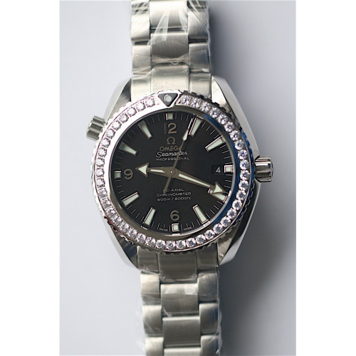 Planet Ocean Professional 42mm Diamond Bezel Black Dial Bracelet V6F A8500
