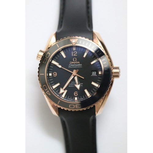 Planet Ocean 600m 45.5mm Ceragold? Black Rubber V6F A8501